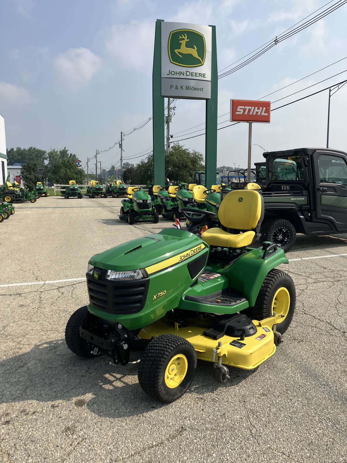 2019 John Deere X750 Image 1