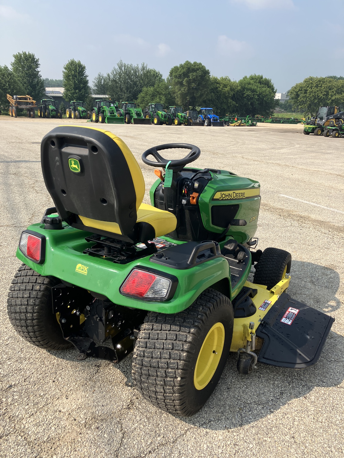 2019 John Deere X750 Image 3