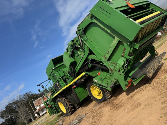 2011 John Deere 7760 Photo 5