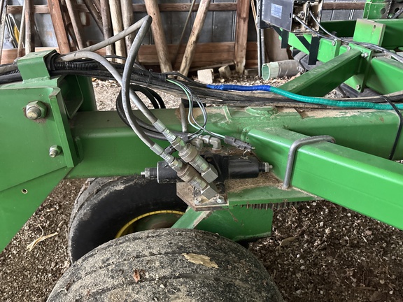 Used 2000 John Deere 1560 Box Drills at Koenig Equipment in Anna, OH - Photo8