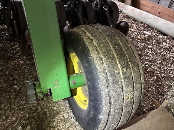 Used 2000 John Deere 1560 Box Drills at Koenig Equipment in Anna, OH - Photo11