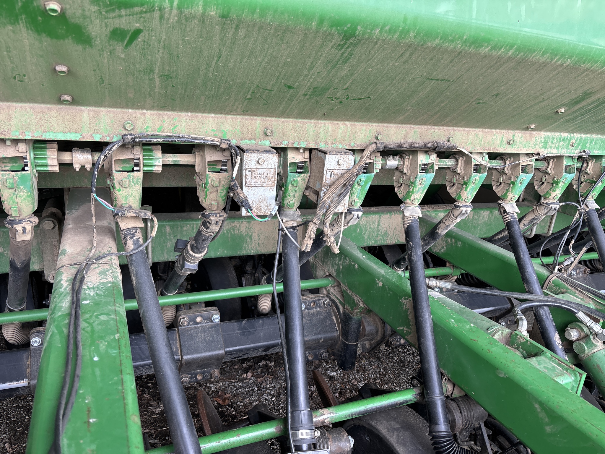 Used 2000 John Deere 1560 Box Drills at Koenig Equipment in Anna, OH - PhotoXL13