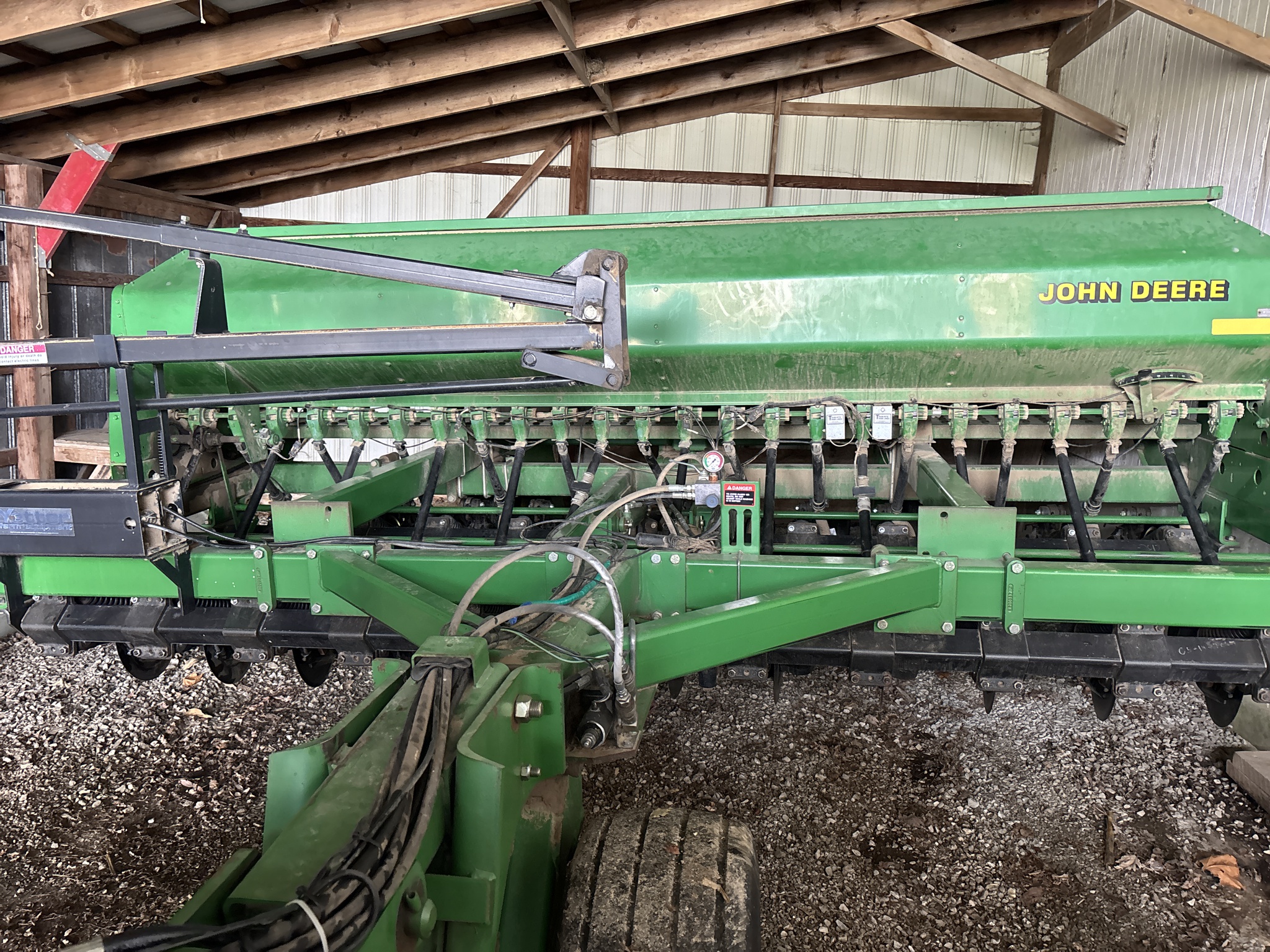 Used 2000 John Deere 1560 Box Drills at Koenig Equipment in Anna, OH - PhotoXL0