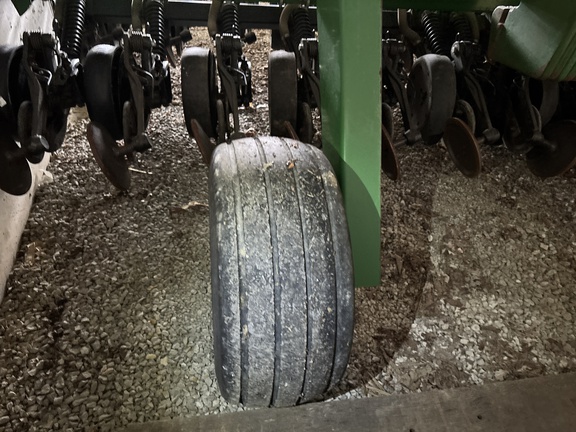 Used 2000 John Deere 1560 Box Drills at Koenig Equipment in Anna, OH - Photo20