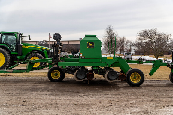 Used 2000 John Deere 1560 Box Drills at Koenig Equipment in Anna, OH - Photo8