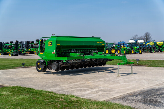 Used 2000 John Deere 1560 Box Drills at Koenig Equipment in Anna, OH - Photo0