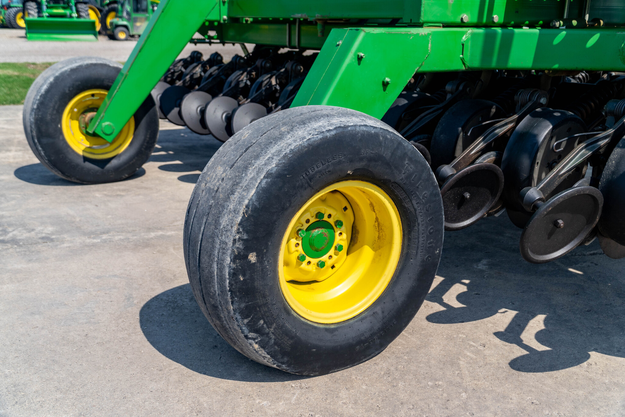 Used 2000 John Deere 1560 Box Drills at Koenig Equipment in Anna, OH - PhotoXL23