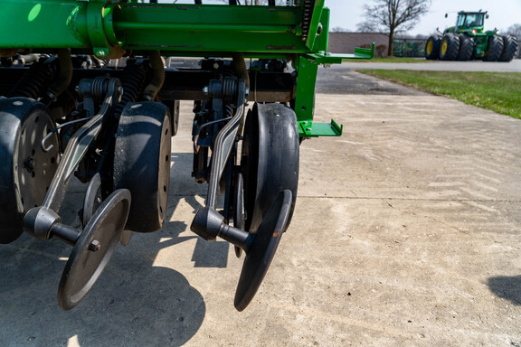 Used 2000 John Deere 1560 Box Drills at Koenig Equipment in Anna, OH - Photo9