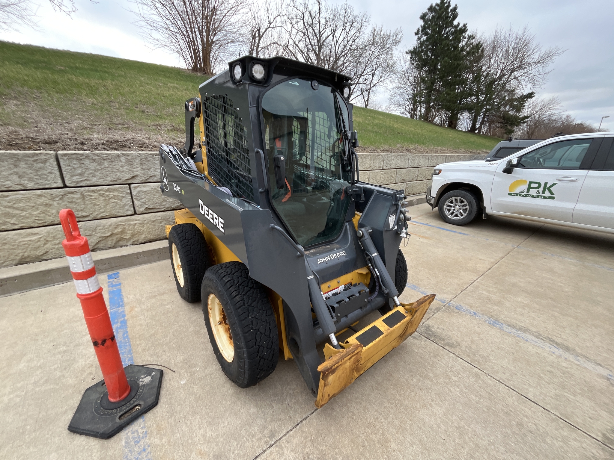 2023 John Deere 324G Image 1