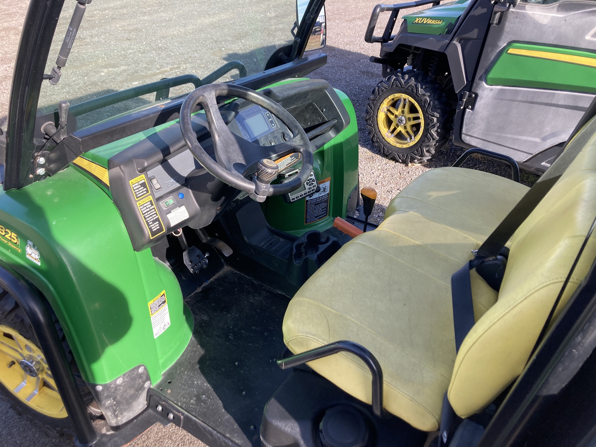 2013 John Deere XUV 825i Image 3