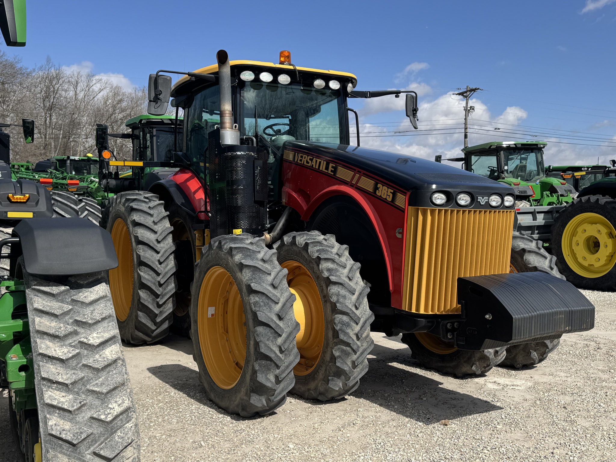 2020 Versatile 365 Image 2