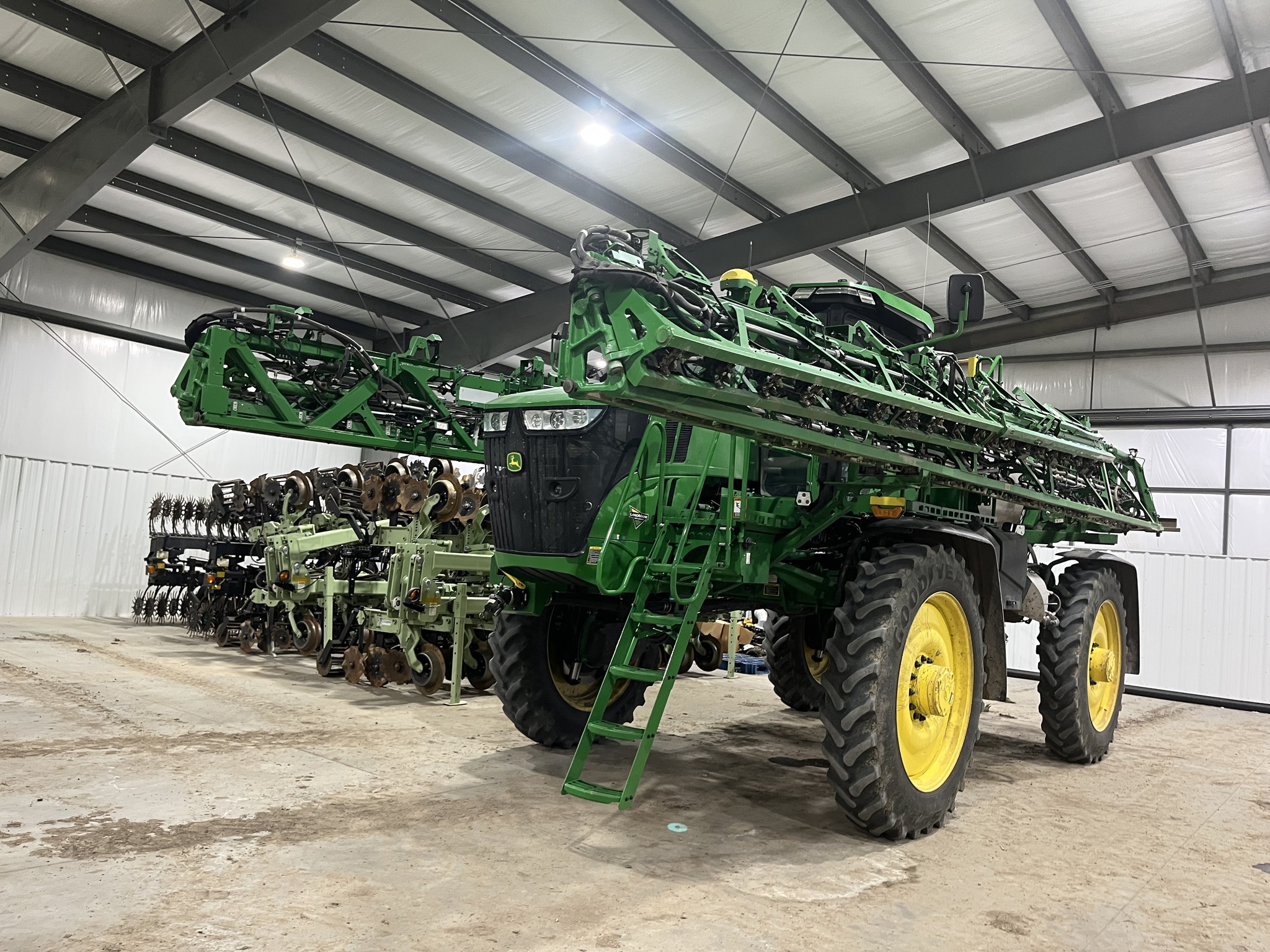 2024 John Deere 616R Image 6