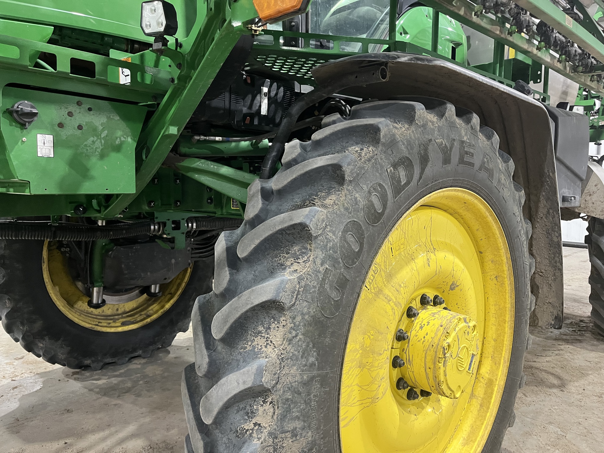 2024 John Deere 616R Image 7