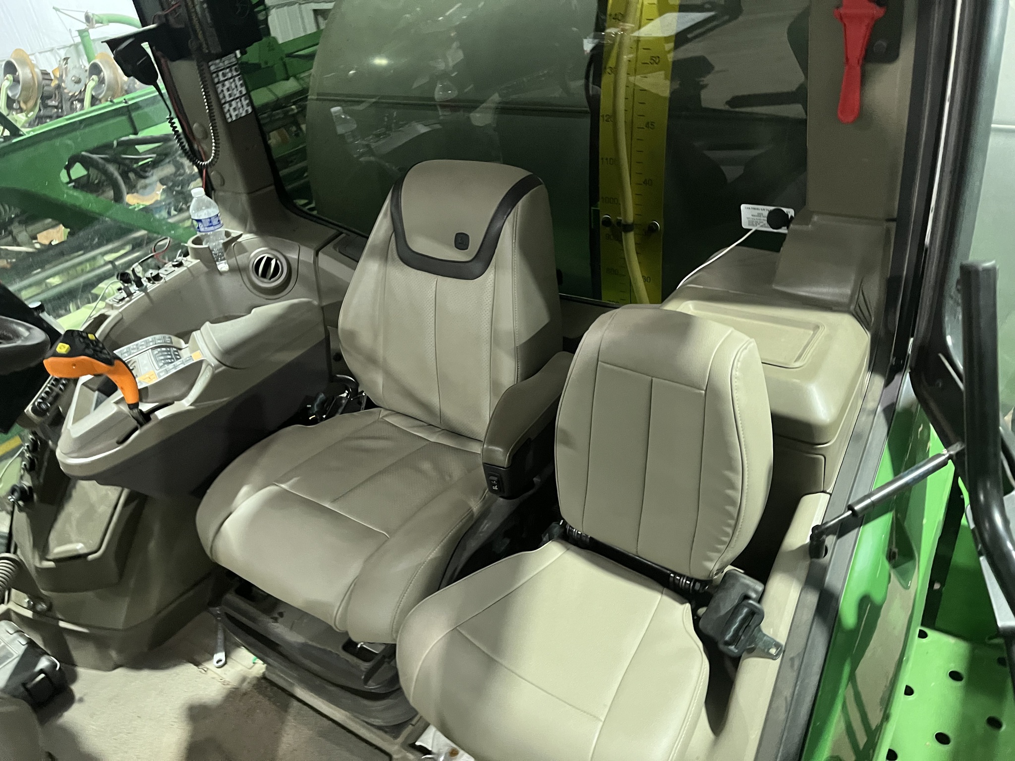 2024 John Deere 616R Image 8