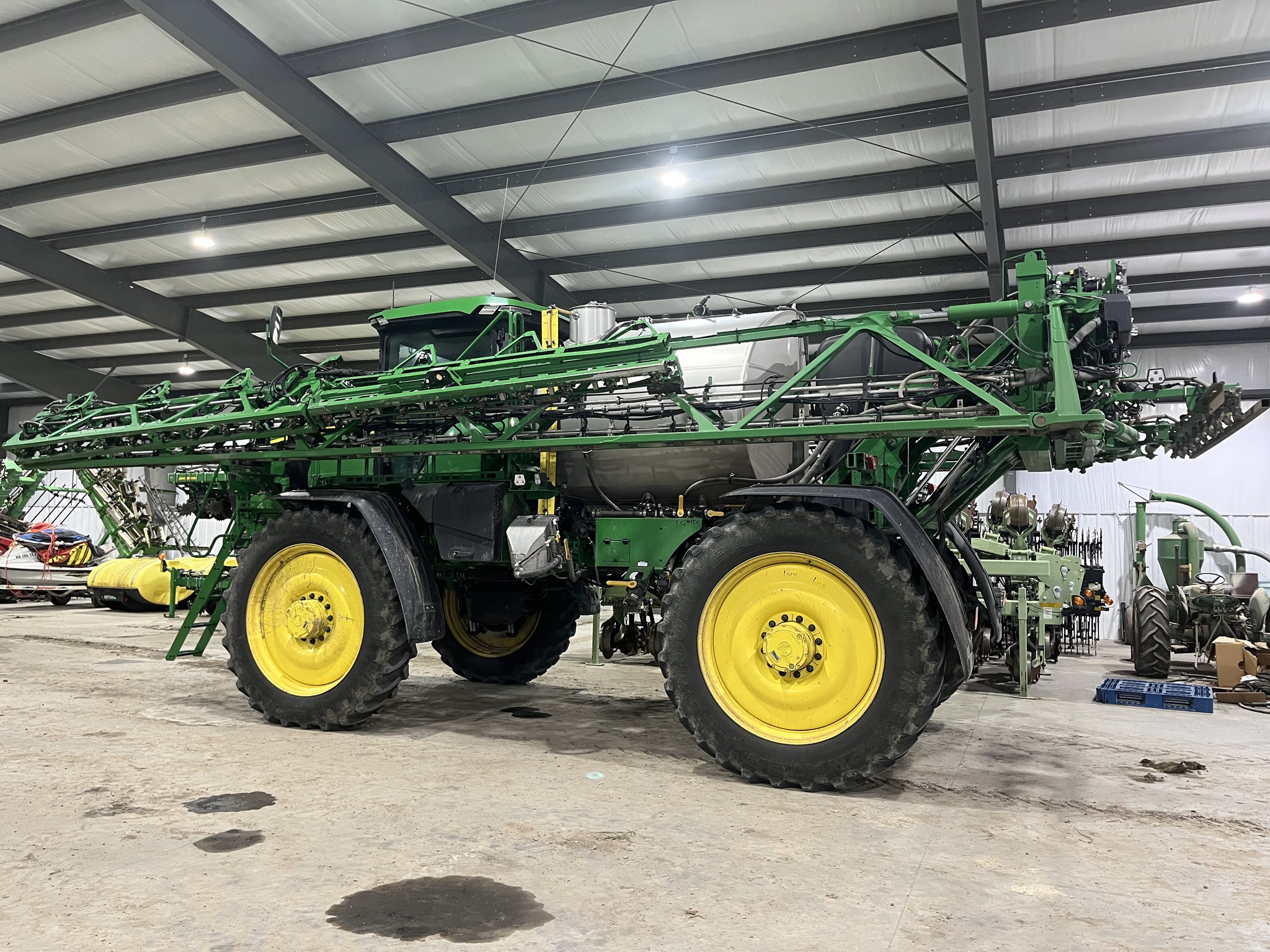 2024 John Deere 616R Image 1
