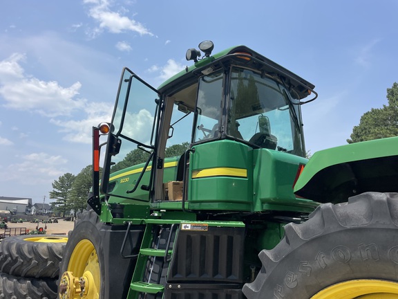 2010 John Deere 9230
