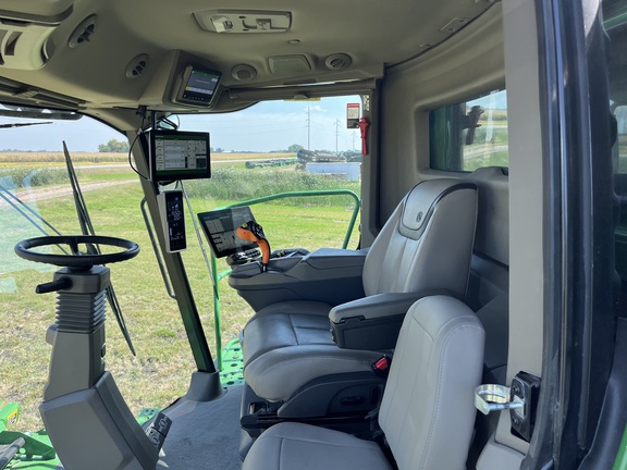 2024 John Deere X9 1100 - Photo32