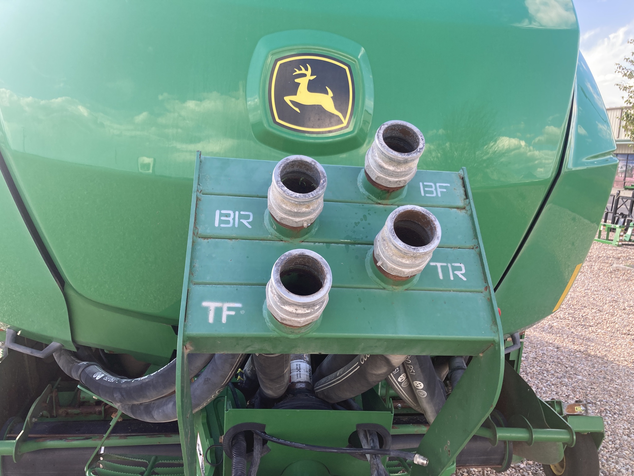 2020 John Deere L341 Image 27