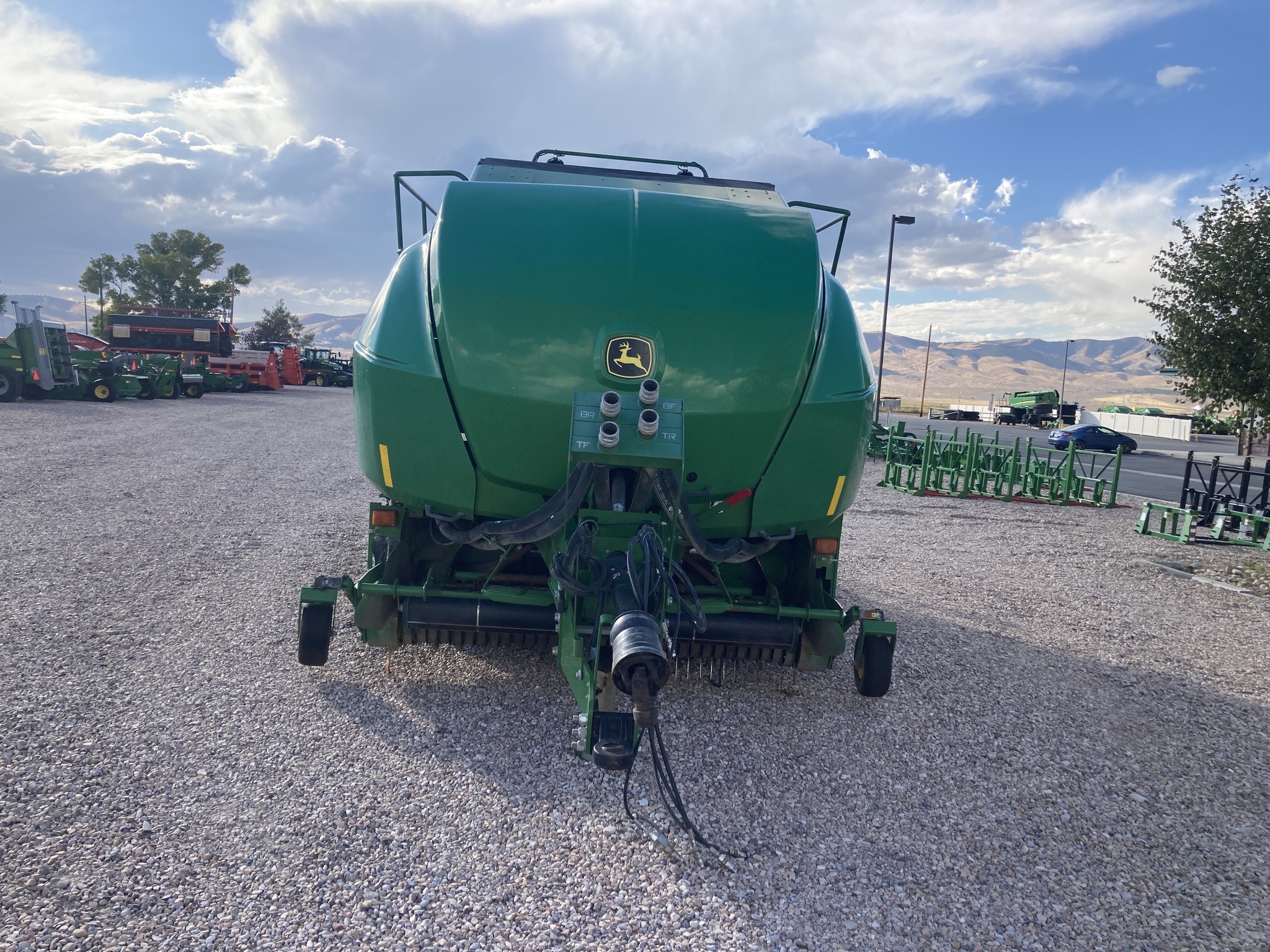 2020 John Deere L341 Image 8