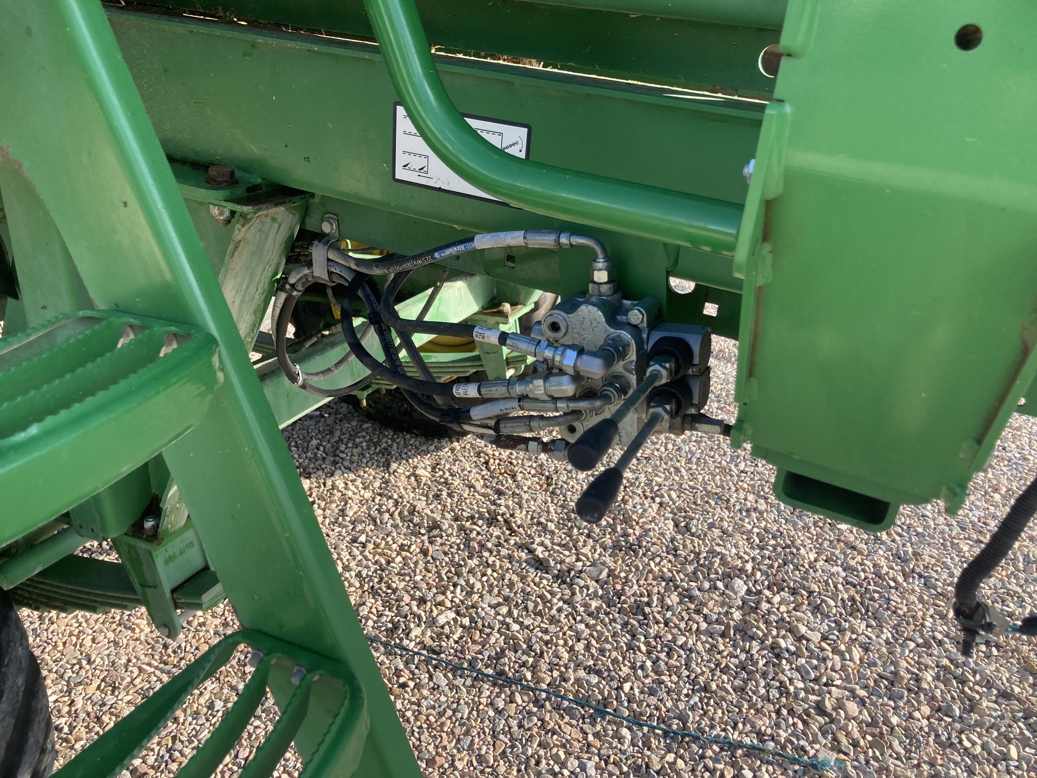 2020 John Deere L341 Image 19