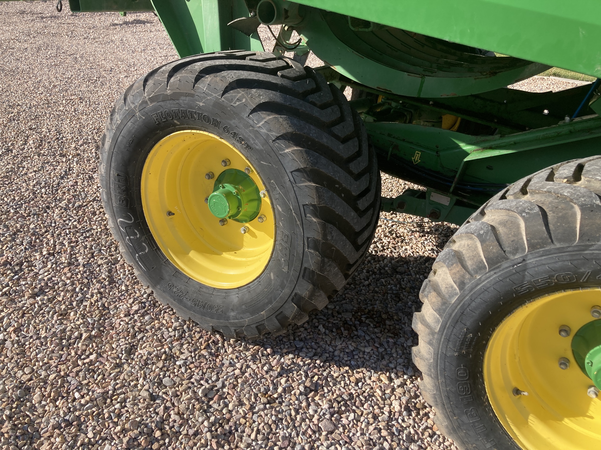 2020 John Deere L341 Image 30