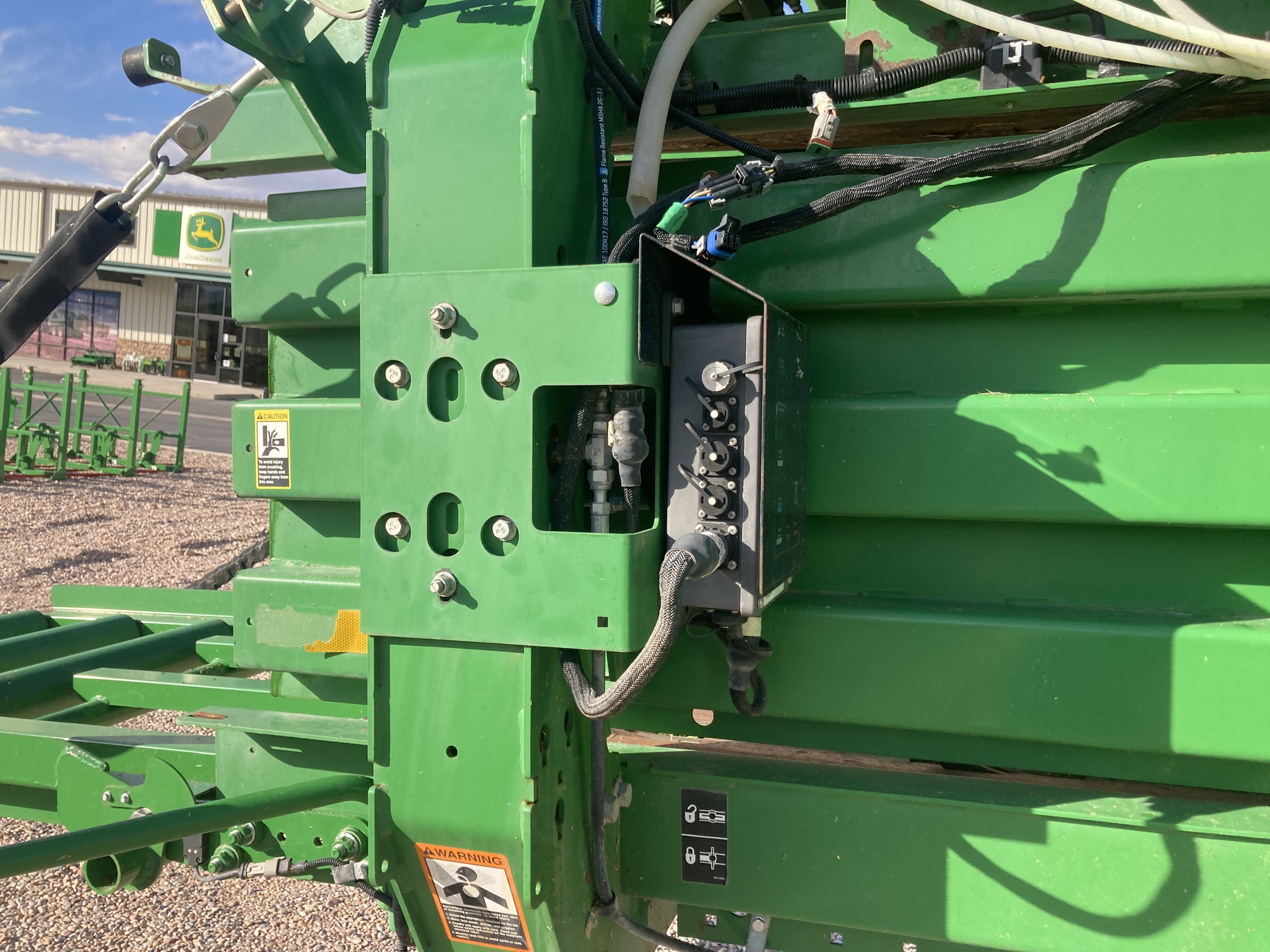 2020 John Deere L341 Image 20