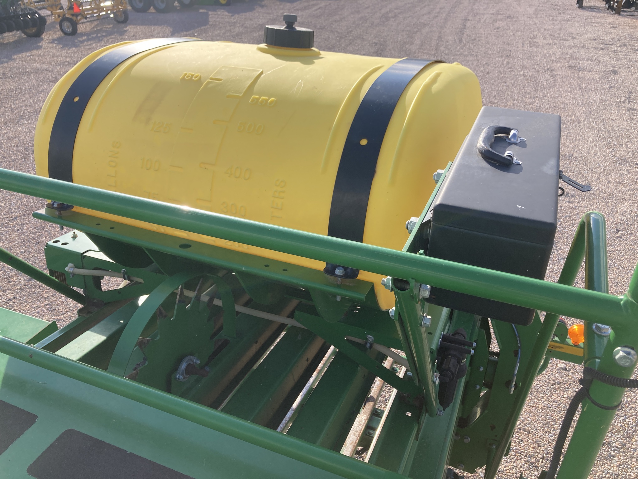 2020 John Deere L341 Image 26