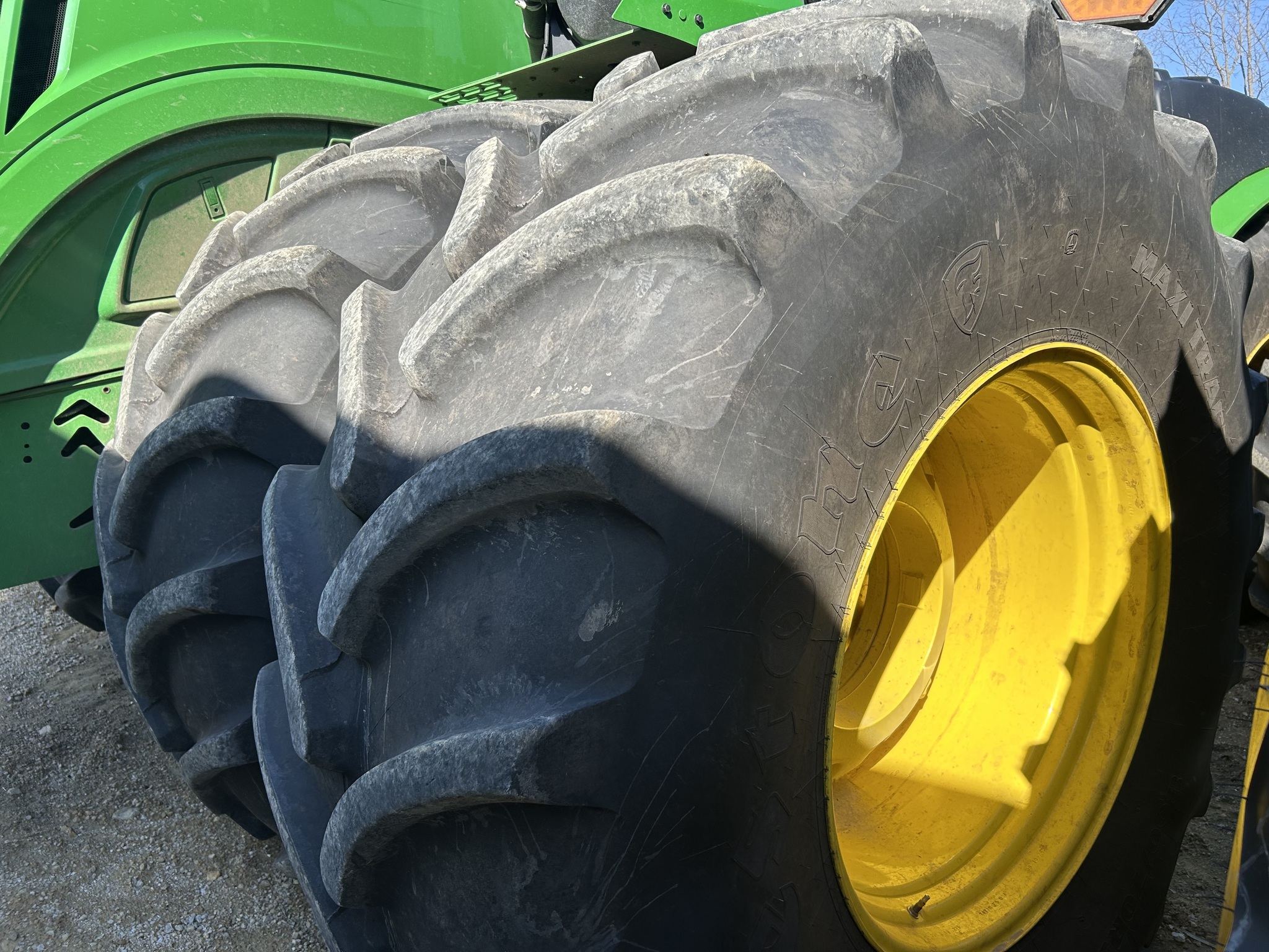  2025 John Deere 9R 590 at Heritage Tractor in Freeport, IL