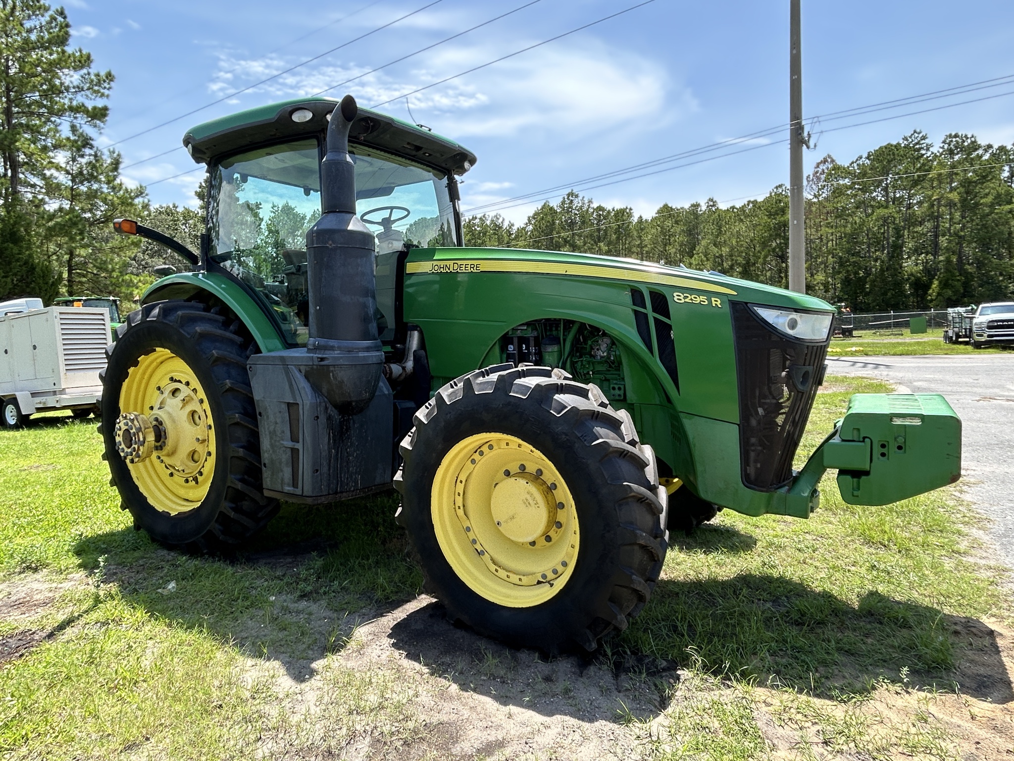 2014 John Deere 8295R Image 3