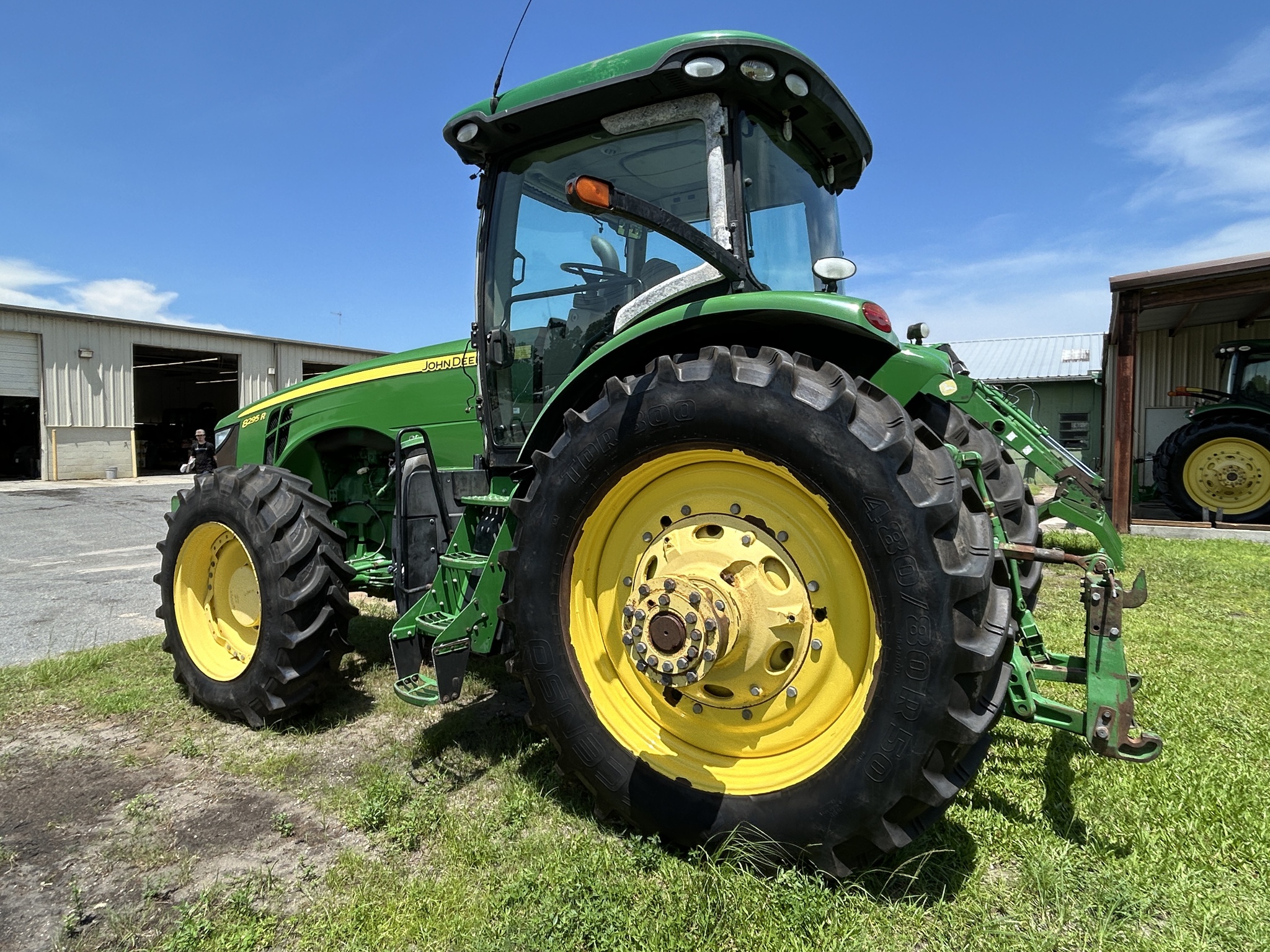 2014 John Deere 8295R Image 5