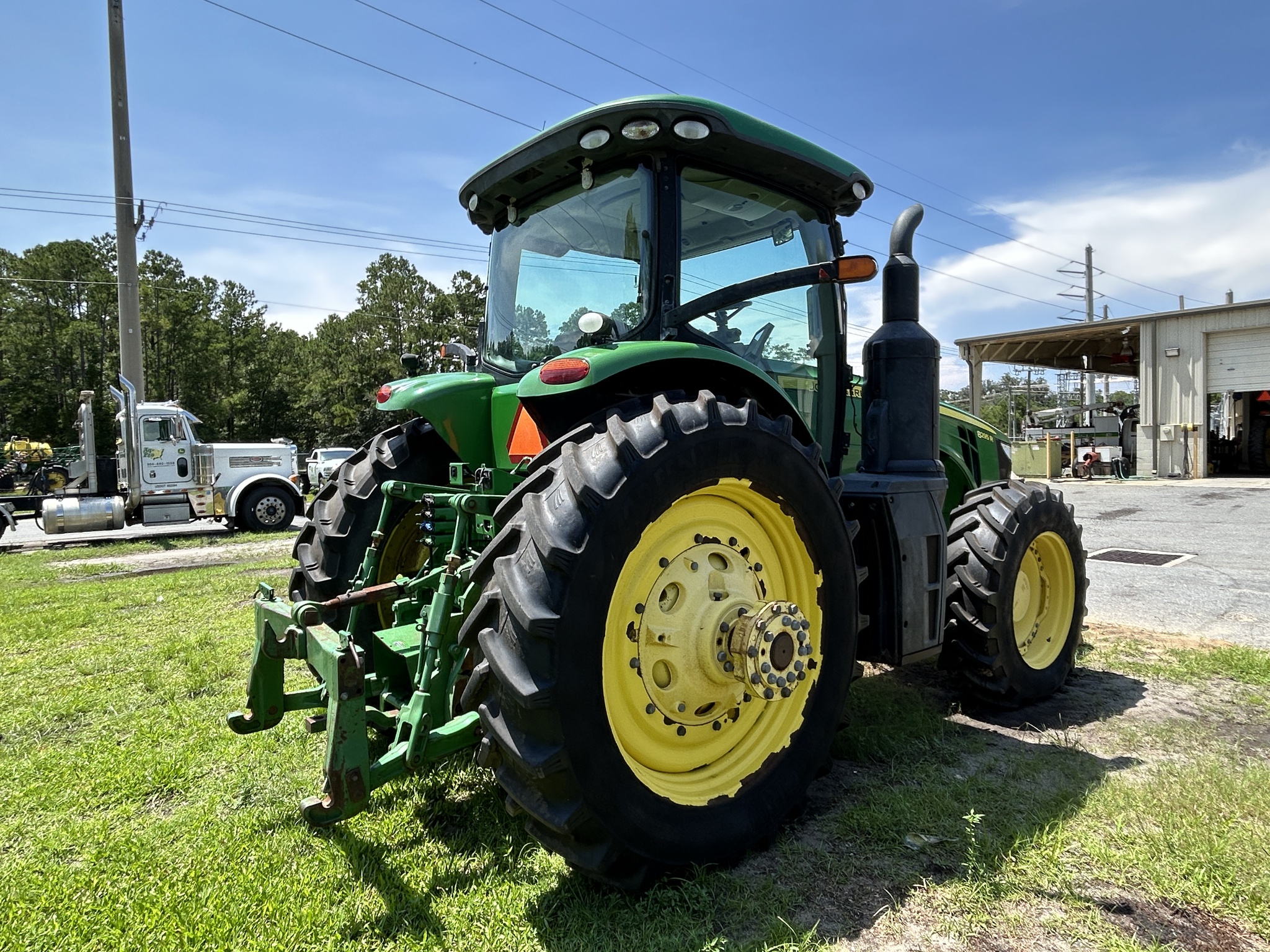 2014 John Deere 8295R Image 7