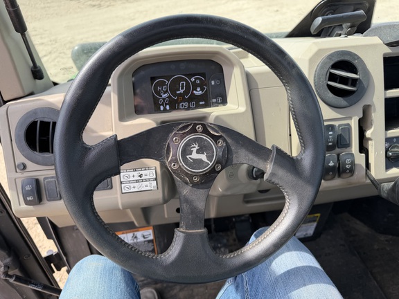 2023 John Deere XUV 835R - Photo22