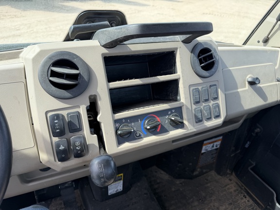 2023 John Deere XUV 835R - Photo23