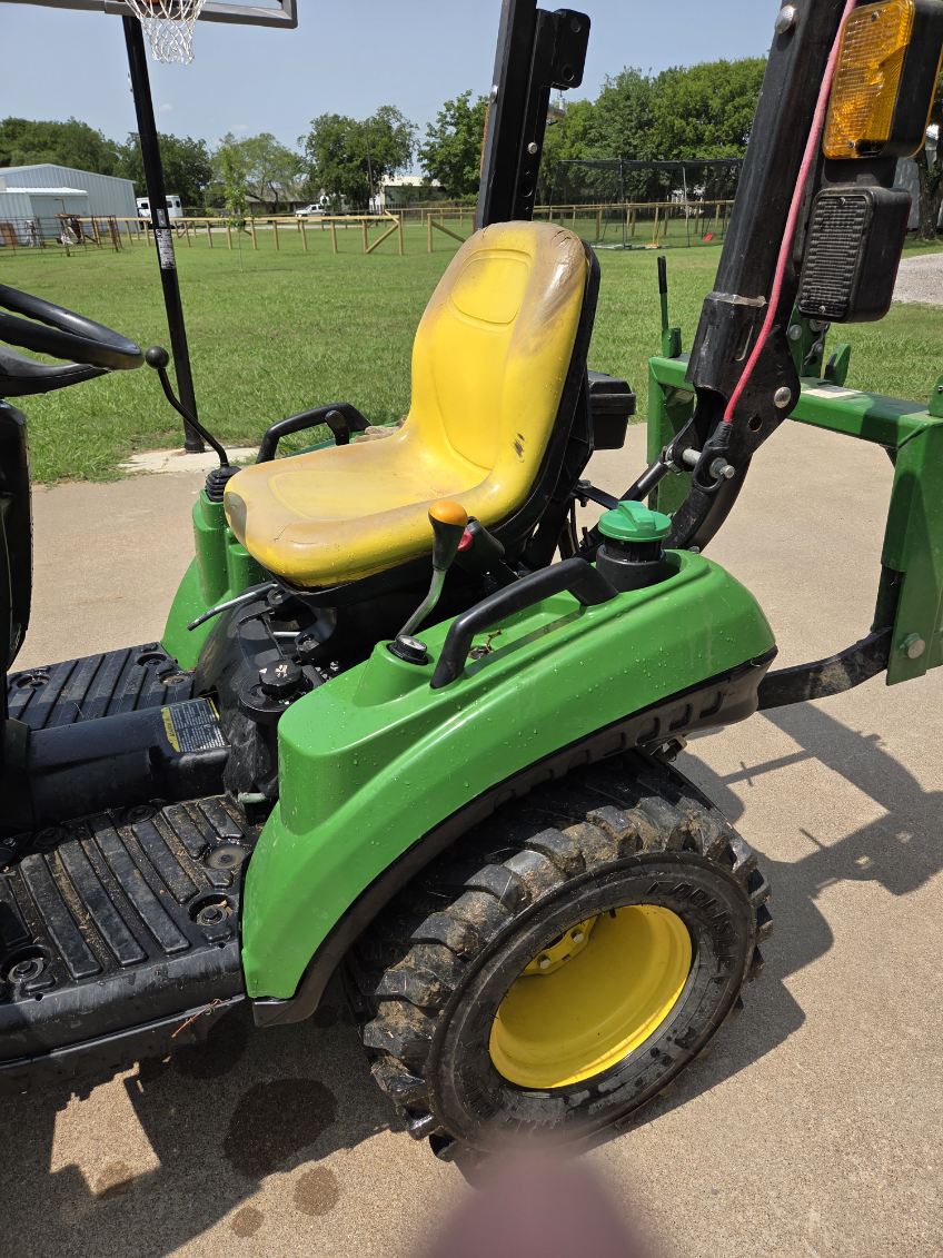 2019 John Deere 1023E Image 8