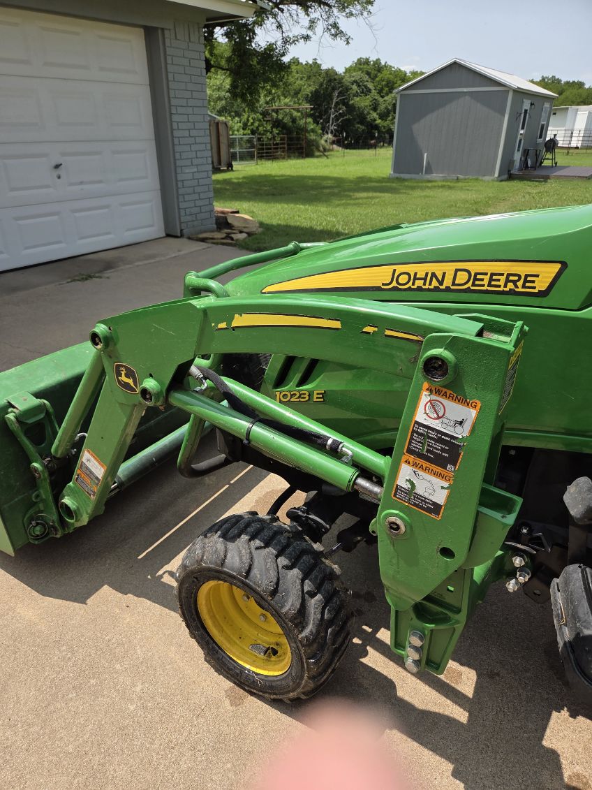 2019 John Deere 1023E Image 10