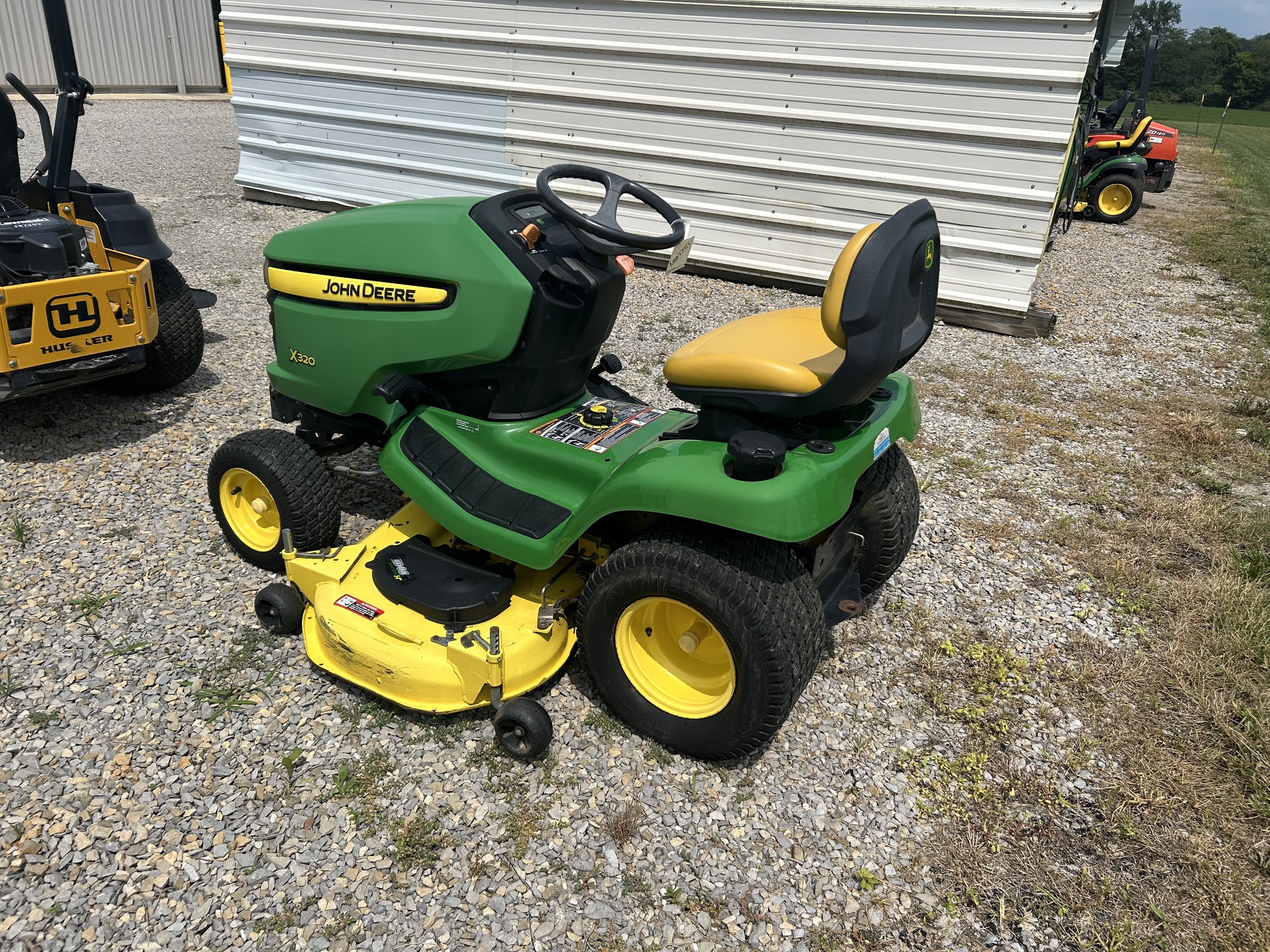 2012 John Deere X320 Image 3