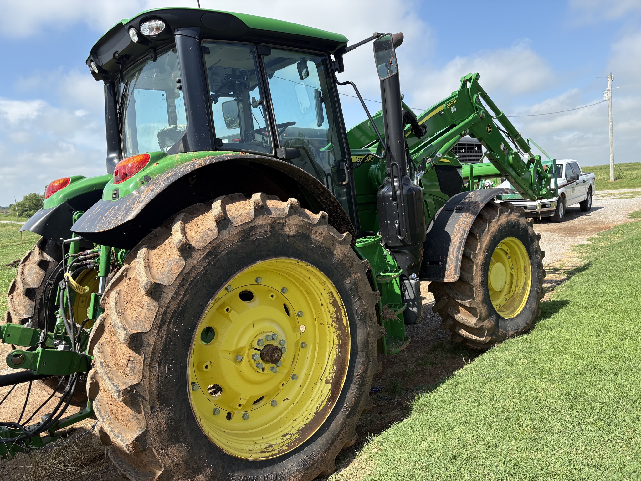 2022 John Deere 6155M Image 11