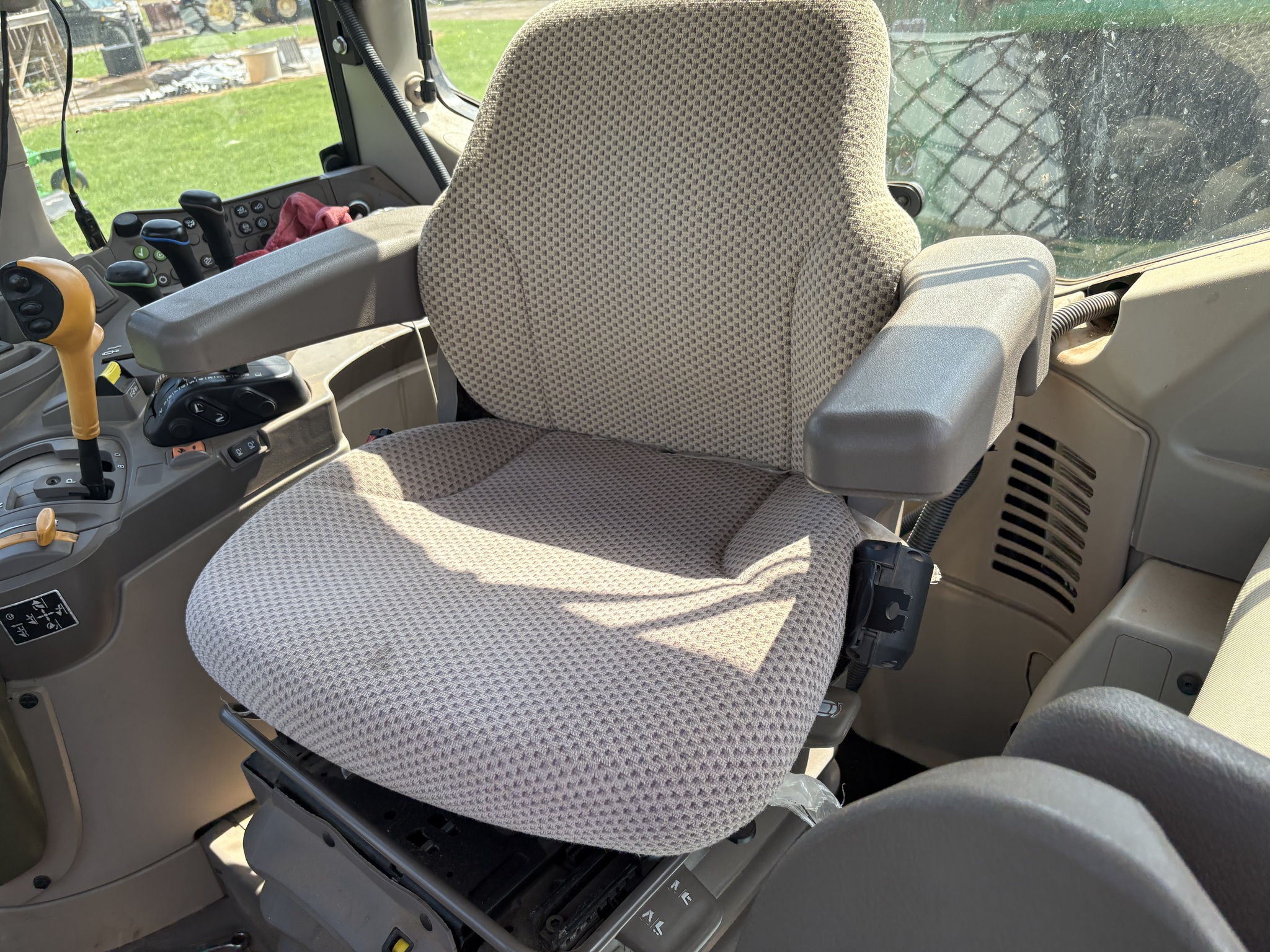 2022 John Deere 6155M Image 24