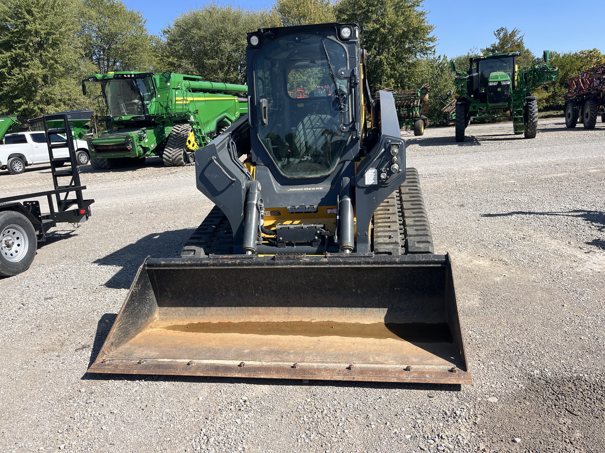 2023 John Deere 333G Image 2