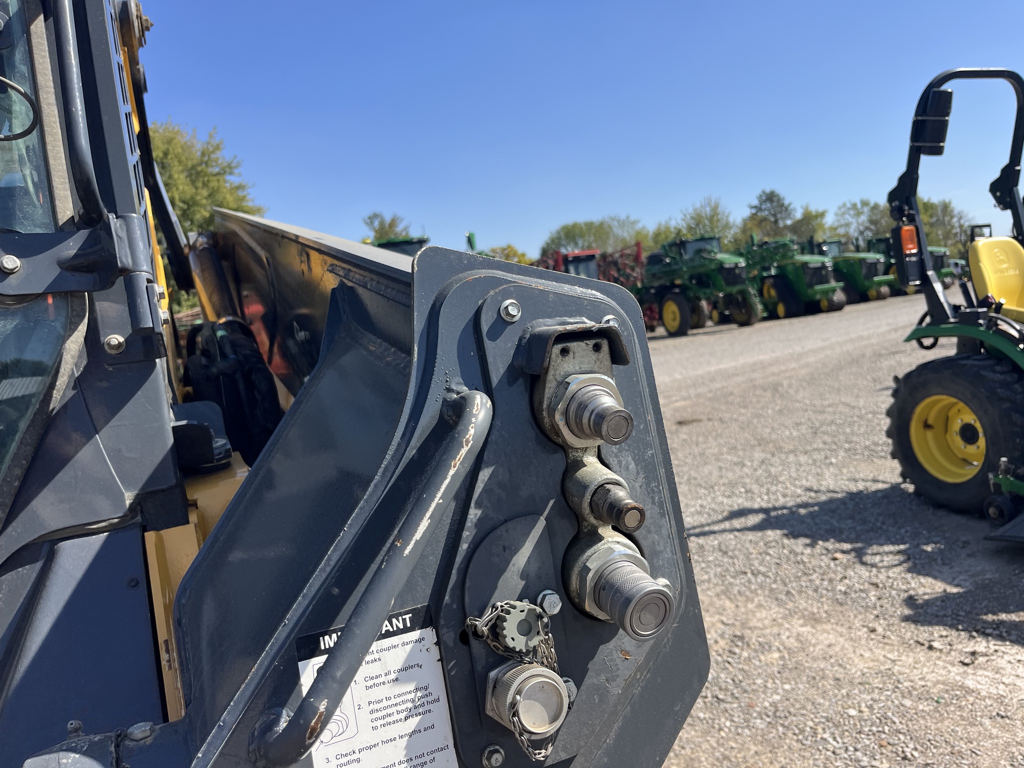 2023 John Deere 333G Image 5
