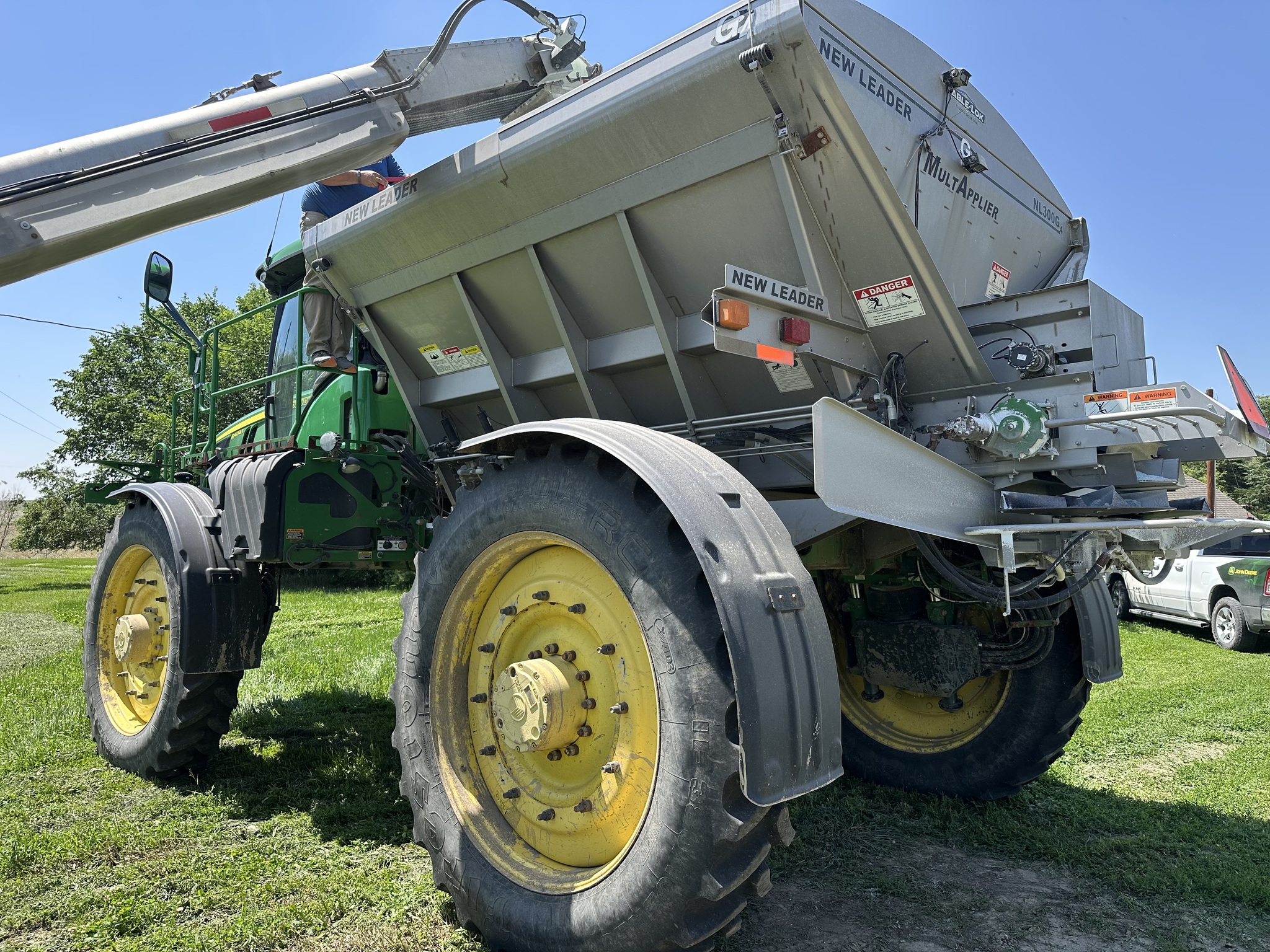 2017 John Deere R4045 Image 4