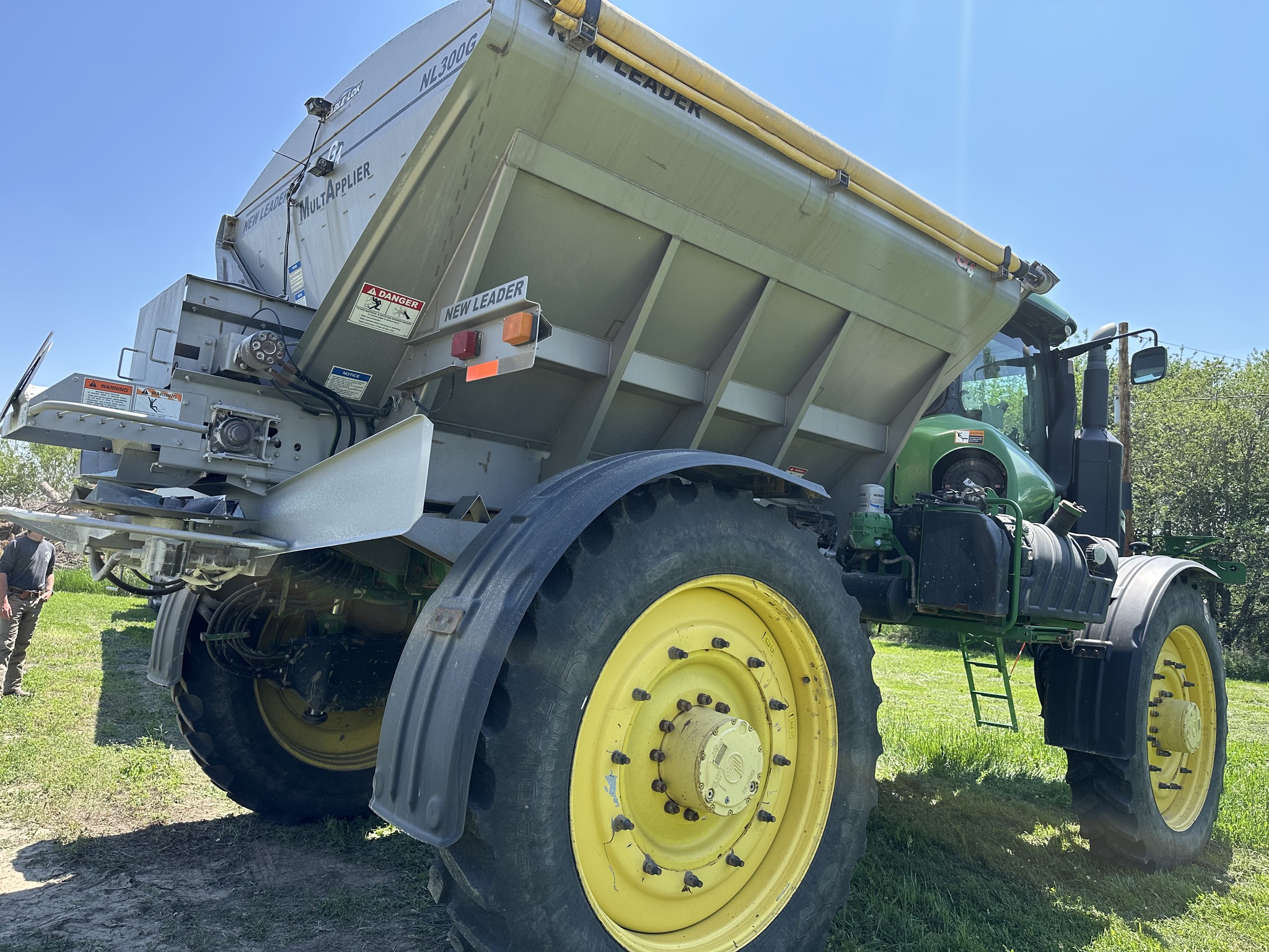 2017 John Deere R4045 Image 6