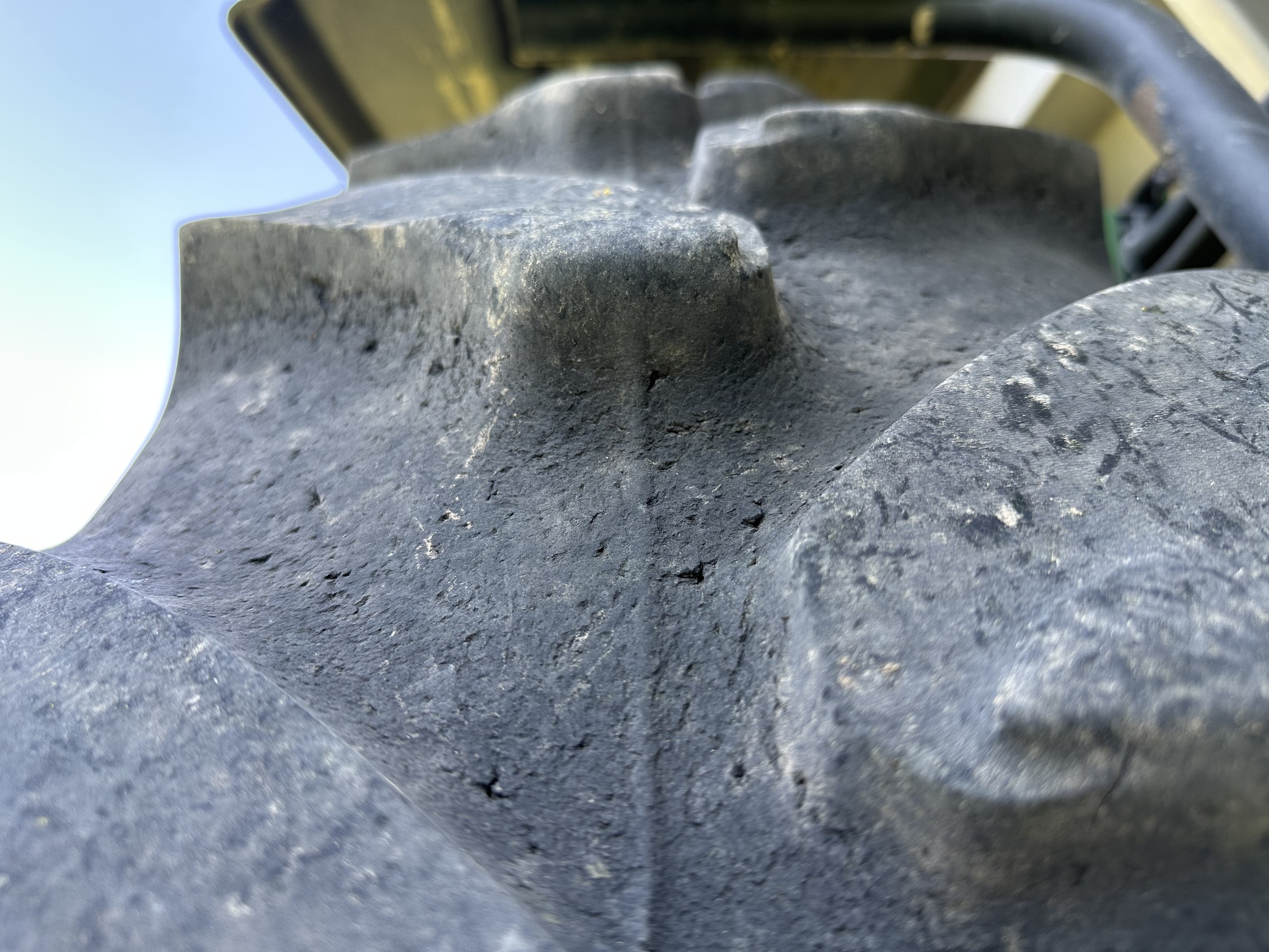 2017 John Deere R4045 Image 9