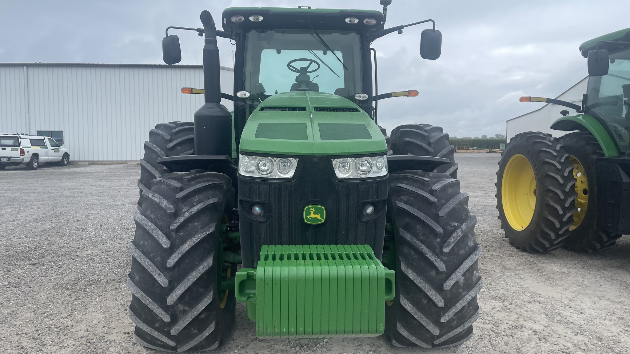 2011 John Deere 8335R Image 6