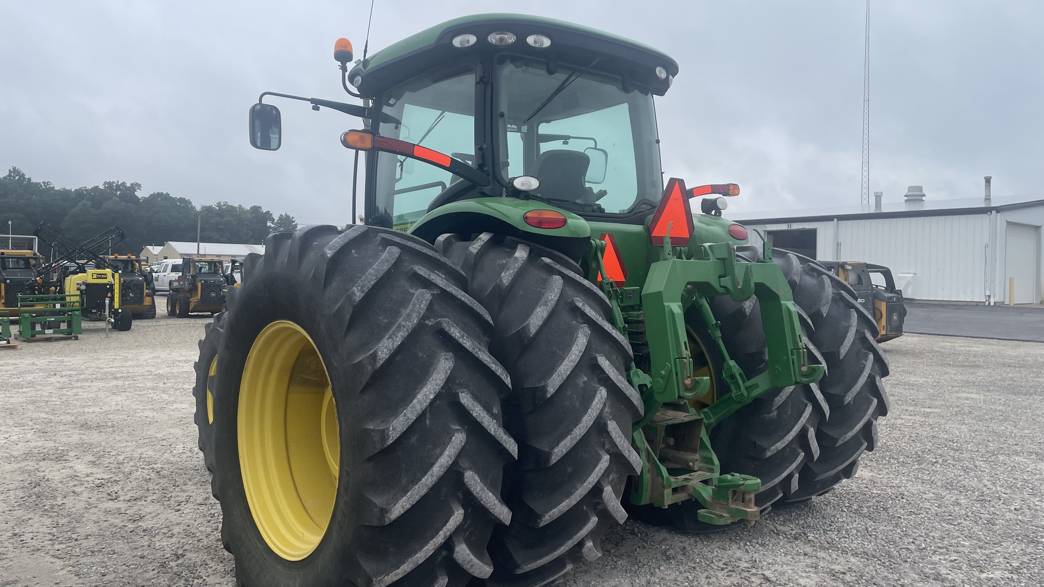 2011 John Deere 8335R Image 5