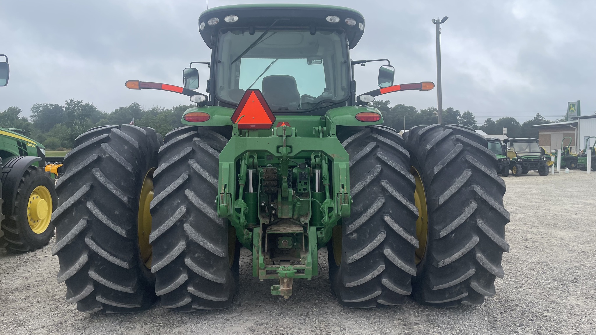 2011 John Deere 8335R Image 7