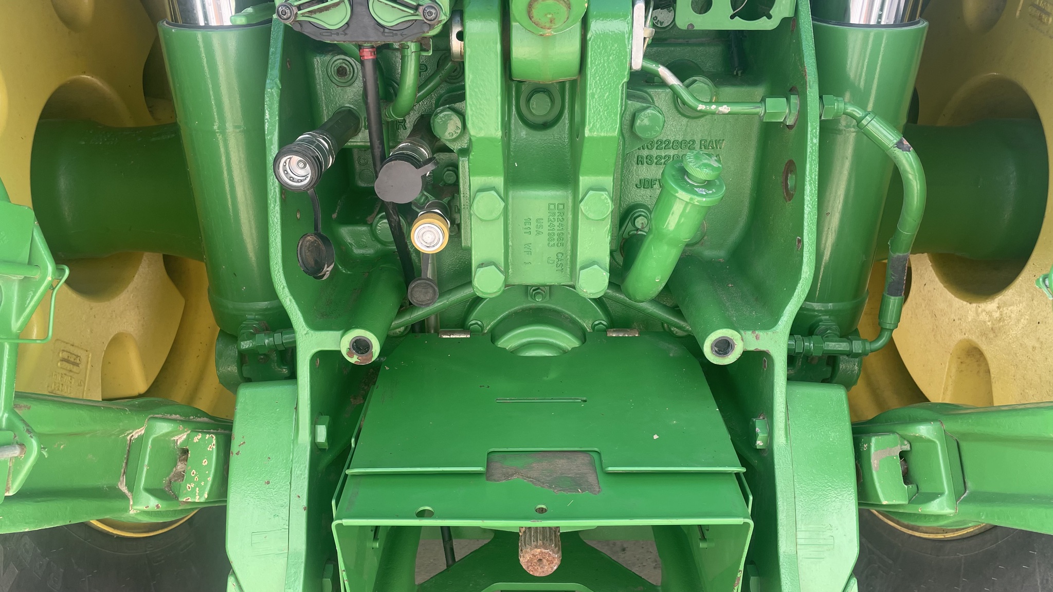 2011 John Deere 8335R Image 24