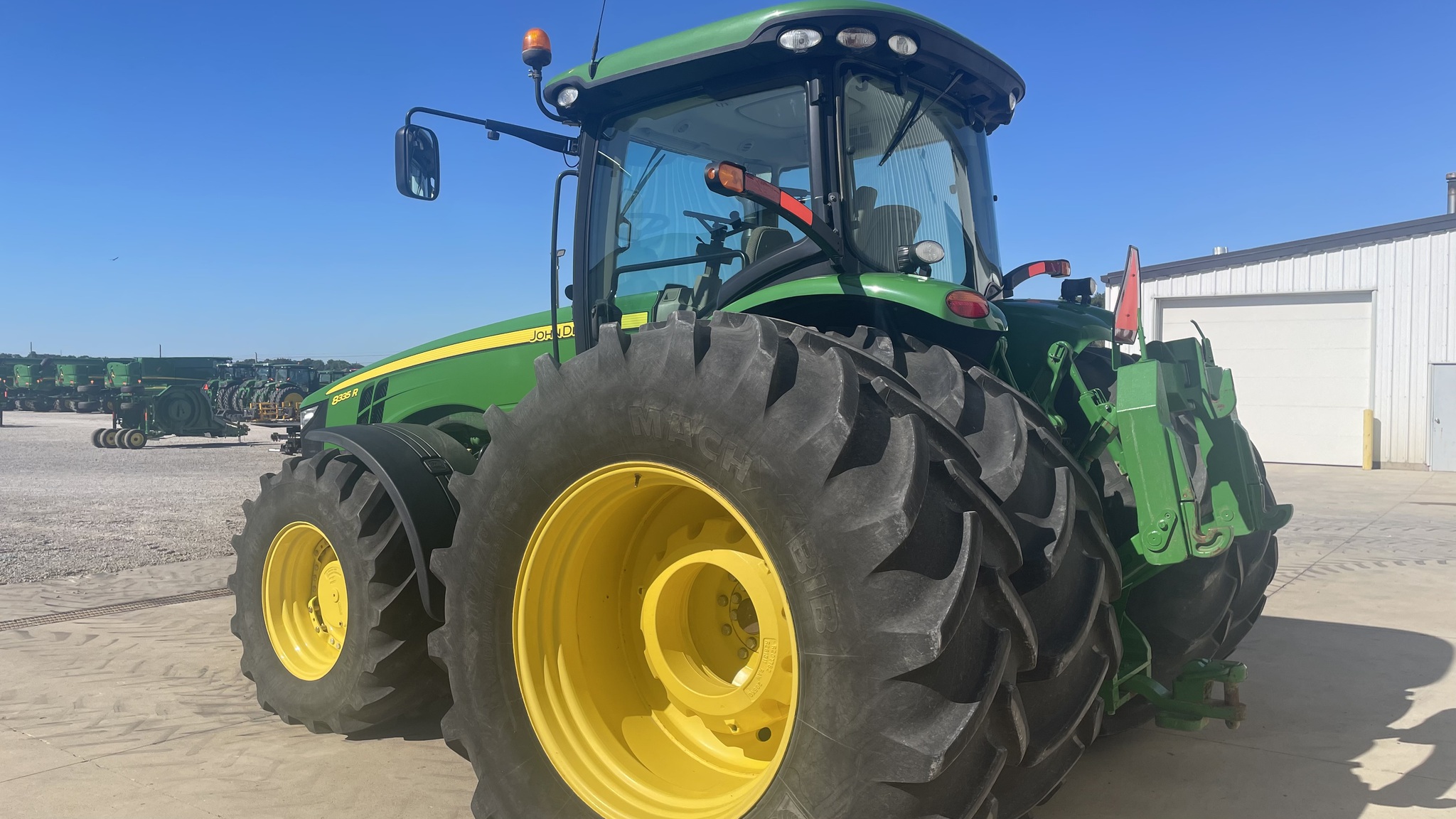 2011 John Deere 8335R Image 6