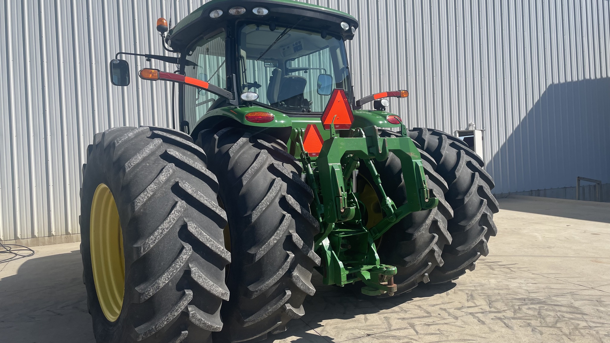 2011 John Deere 8335R Image 7