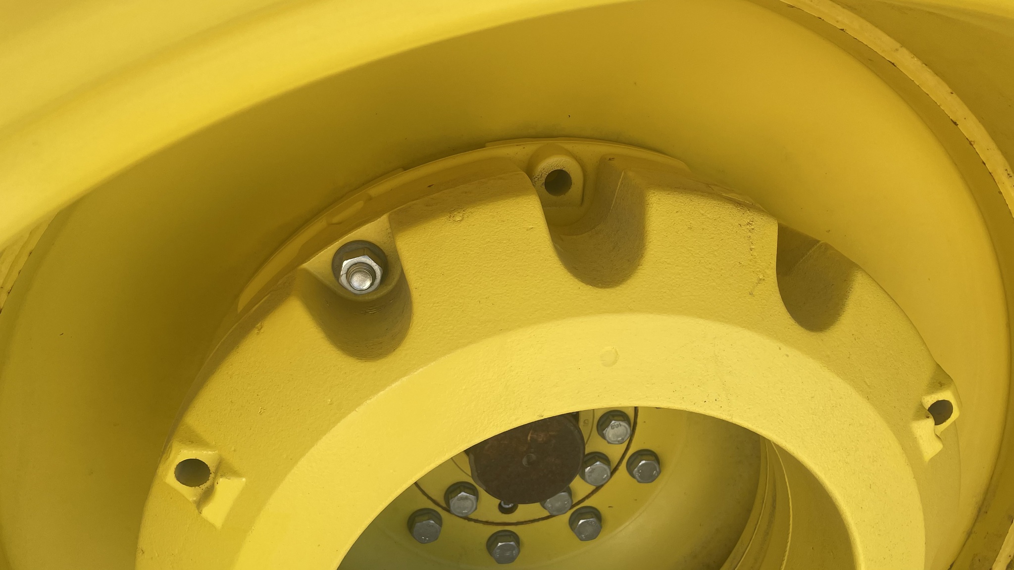 2011 John Deere 8335R Image 29